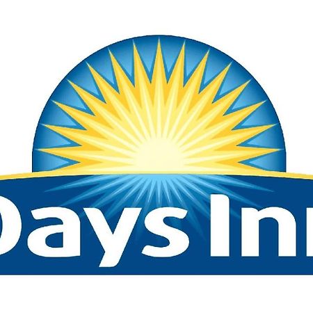 Days Inn By Wyndham Brooklyn Eastern Parkway New York Exterior photo