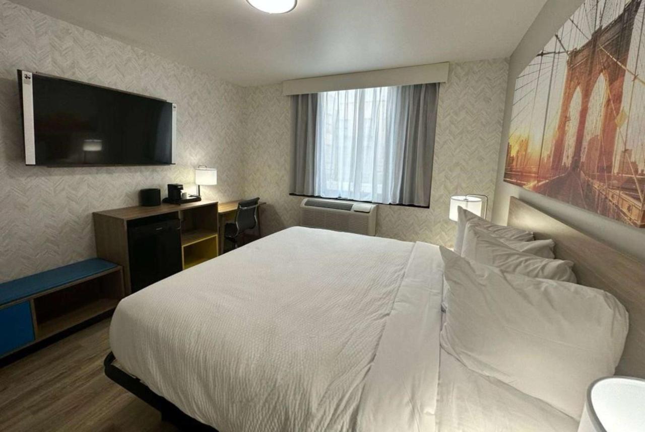 Days Inn By Wyndham Brooklyn Eastern Parkway New York Exterior photo